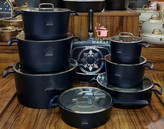 سرویس قابلمه چدن گرانیت ۱۶ پارچه برند sg مدل آدنا رنگ سرمه ایی