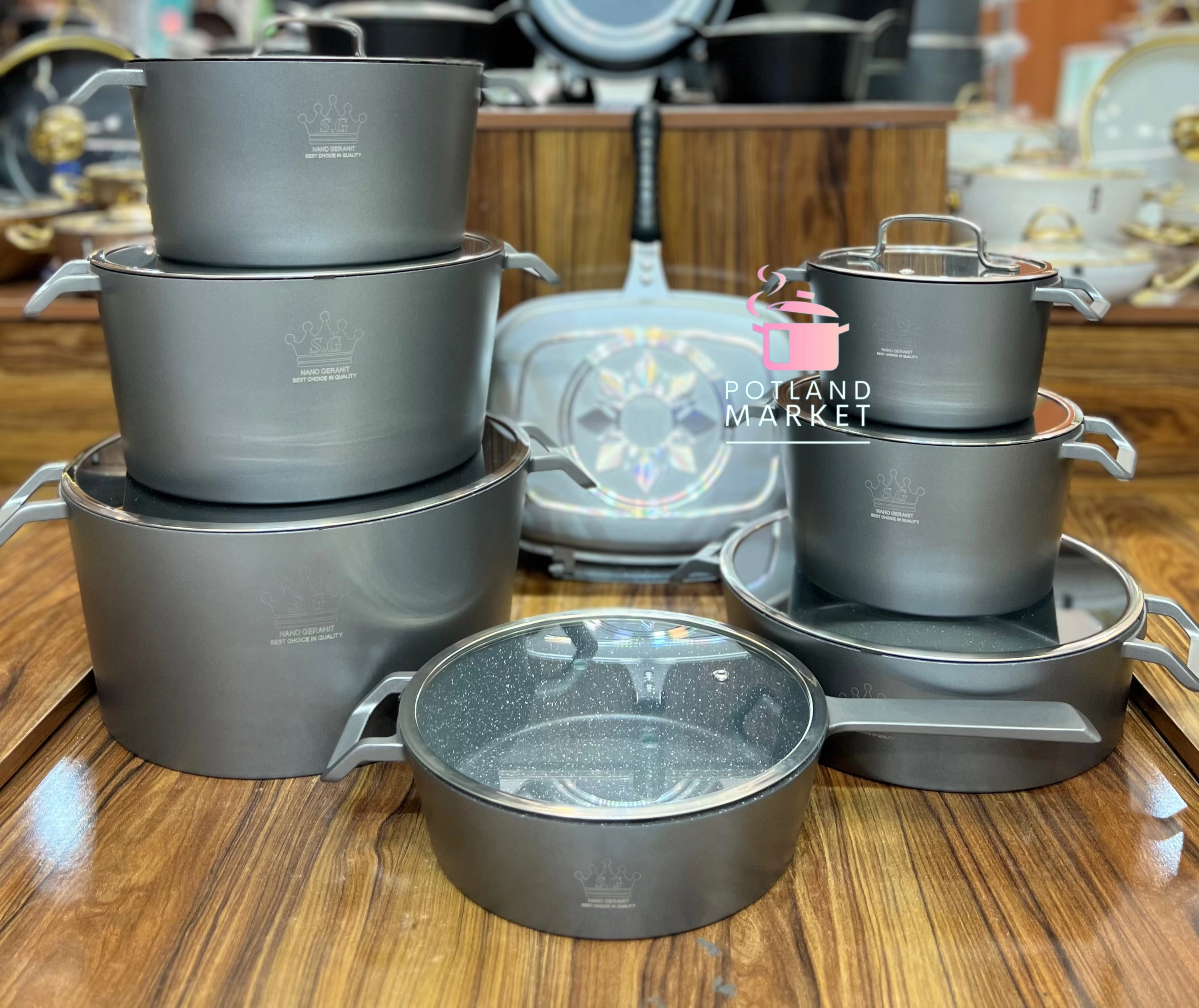 سرویس قابلمه چدن گرانیت ۱۶ پارچه برند sg مدل آدنا رنگ طوسی